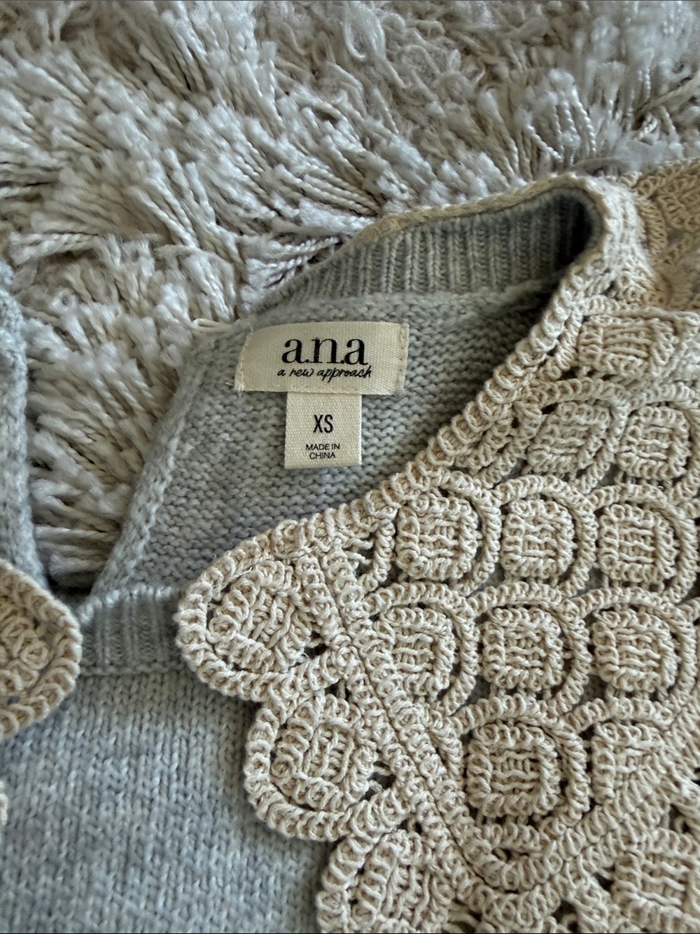 Light Gray Sweater with Cream Crochet Scallop Collar - Picture 4 of 6